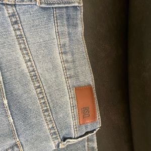 Men’s slim straight jeans